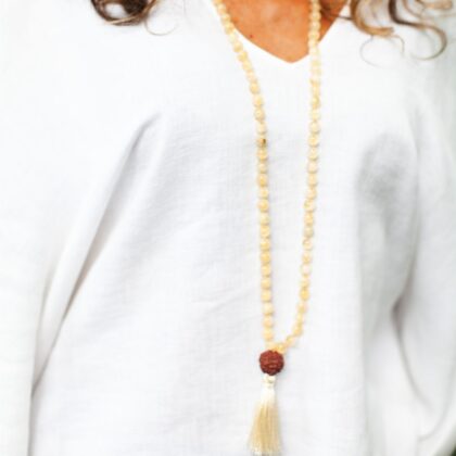 Japamala Citrino com Semente de Rudraksha Grande e Franja Bege